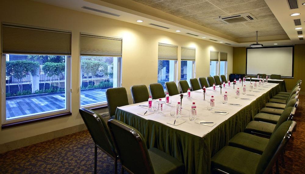 Muse Sarovar Portico Nehru Place Új-Delhi Kültér fotó