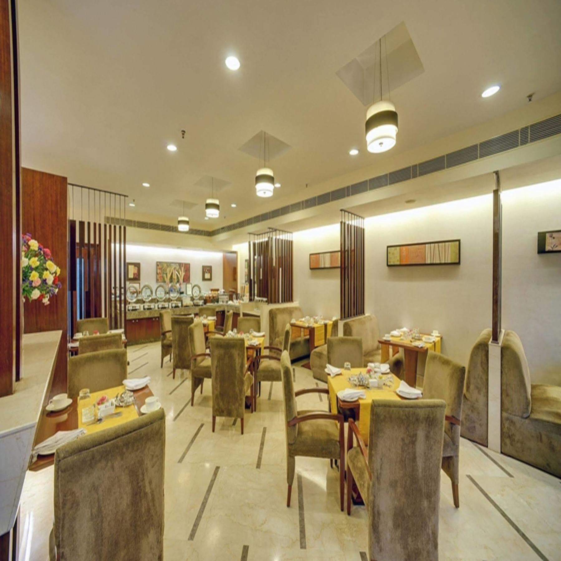 Muse Sarovar Portico Nehru Place Új-Delhi Kültér fotó
