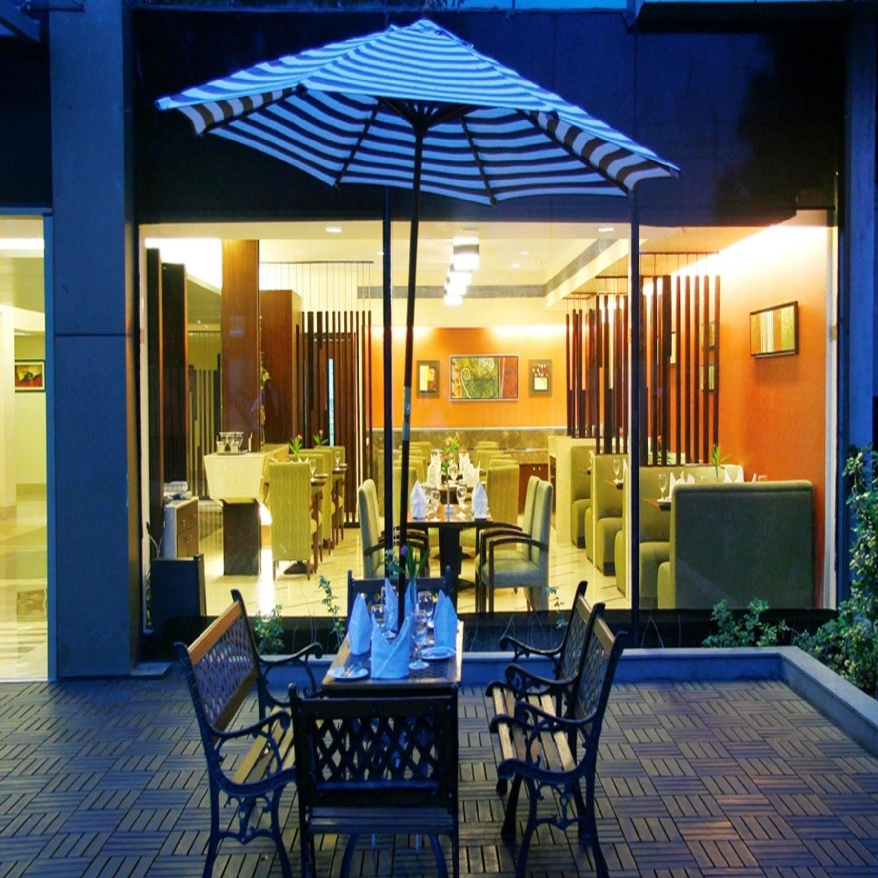 Muse Sarovar Portico Nehru Place Új-Delhi Kültér fotó