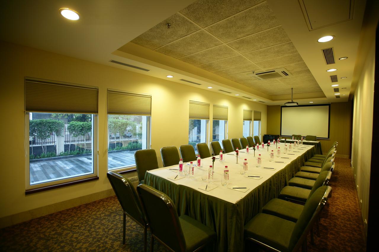 Muse Sarovar Portico Nehru Place Új-Delhi Kültér fotó